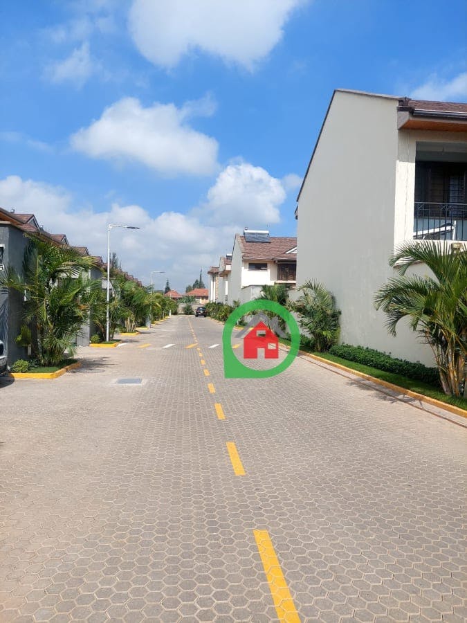 A charming four bedroom townhouse to let in Katani