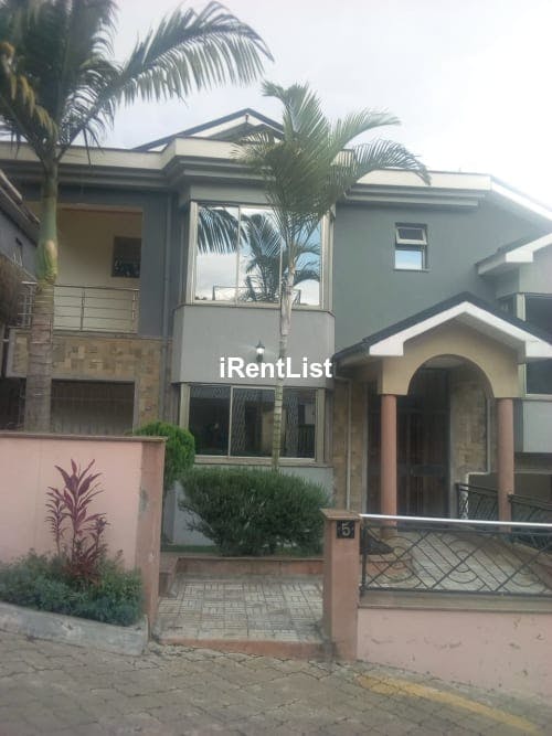 A spacious and luxurious townhouse to rent in Parklands